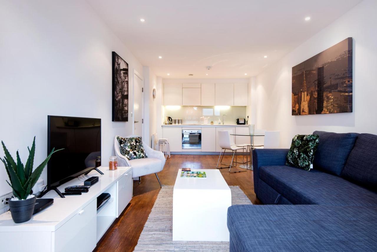 Luxury 2-Bed Flat Parking And Close To The Tube لندن المظهر الخارجي الصورة