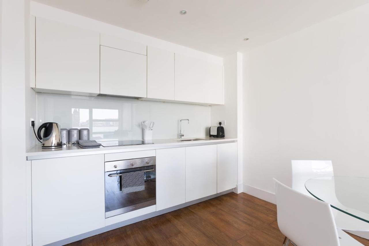 Luxury 2-Bed Flat Parking And Close To The Tube لندن المظهر الخارجي الصورة